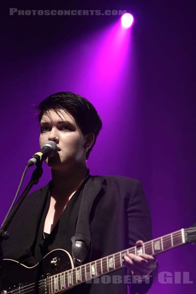 THE XX - 2010-07-03 - BELFORT - Presqu'ile du Malsaucy - Romy Madley Croft